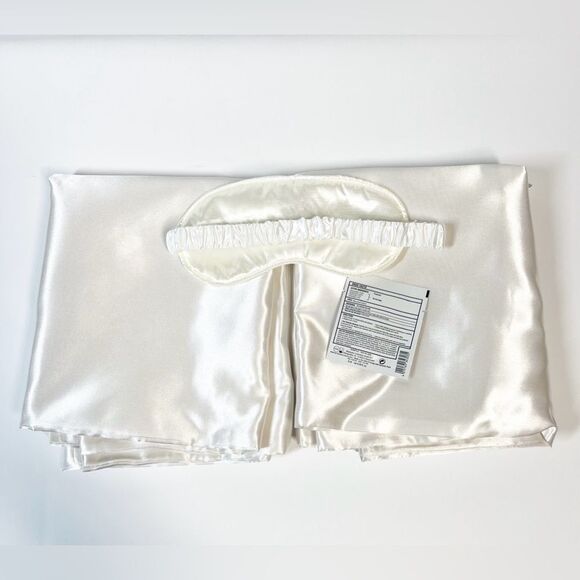 Dr. Barbara Strum Satin Two White Pillowcases Logo Sleep Mask SPF Drop Sample - Picture 2 of 9